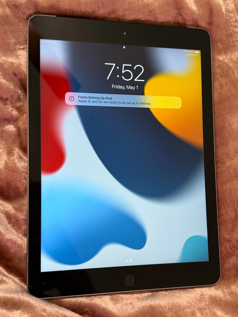 Apple iPad 6th Gen 128 GB in Space Gray